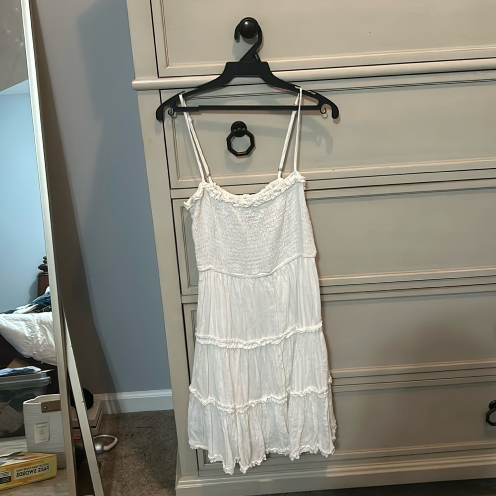 Lulu's White Dress - Picture 1 of 3